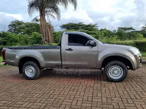 Isuzu D-MAX 2022 Gray