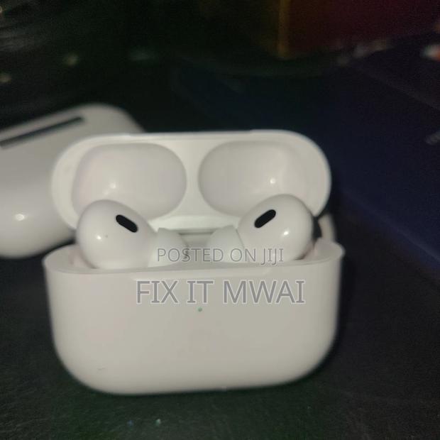 Apple Airpods Pro (2nd Generation) Wireless
Earbuds Usb-C - thumbnail 3
