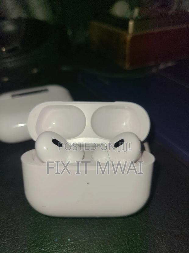 Apple Airpods Pro (2nd Generation) Wireless
Earbuds Usb-C - thumbnail 4