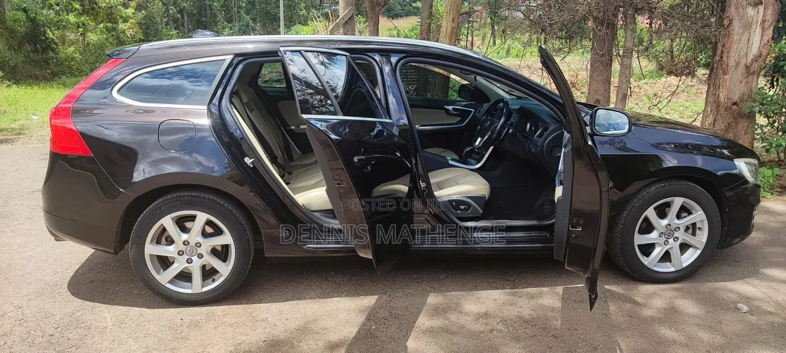 Volvo V60 2015 Maroon
