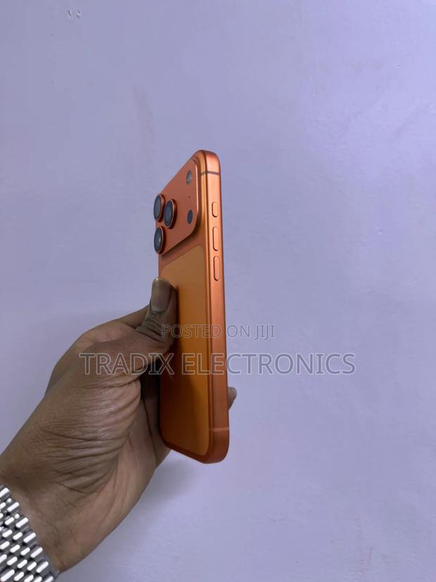 Apple iPhone 17 Pro 256 GB Orange - thumbnail 3