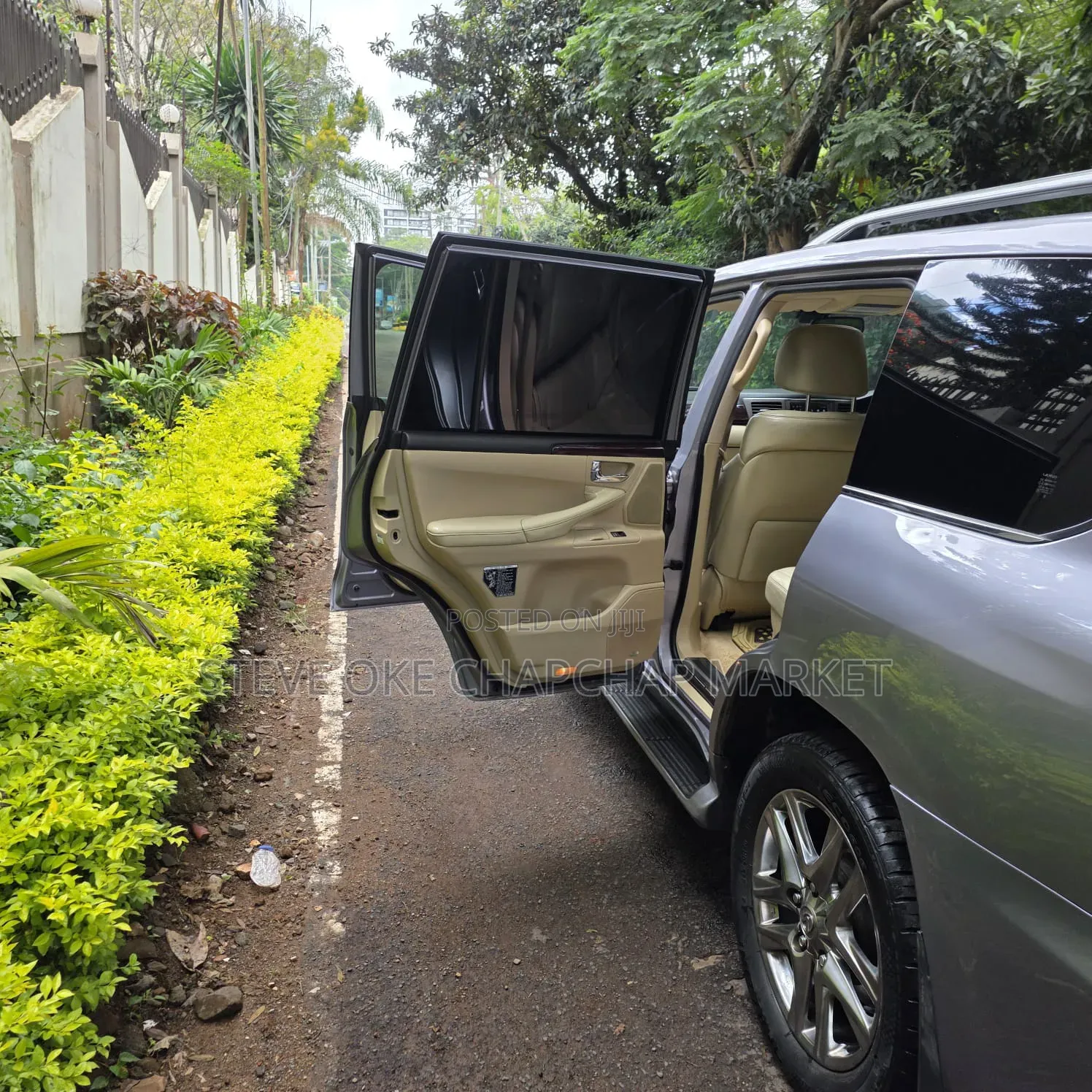 Lexus LX 570 2011 Gray