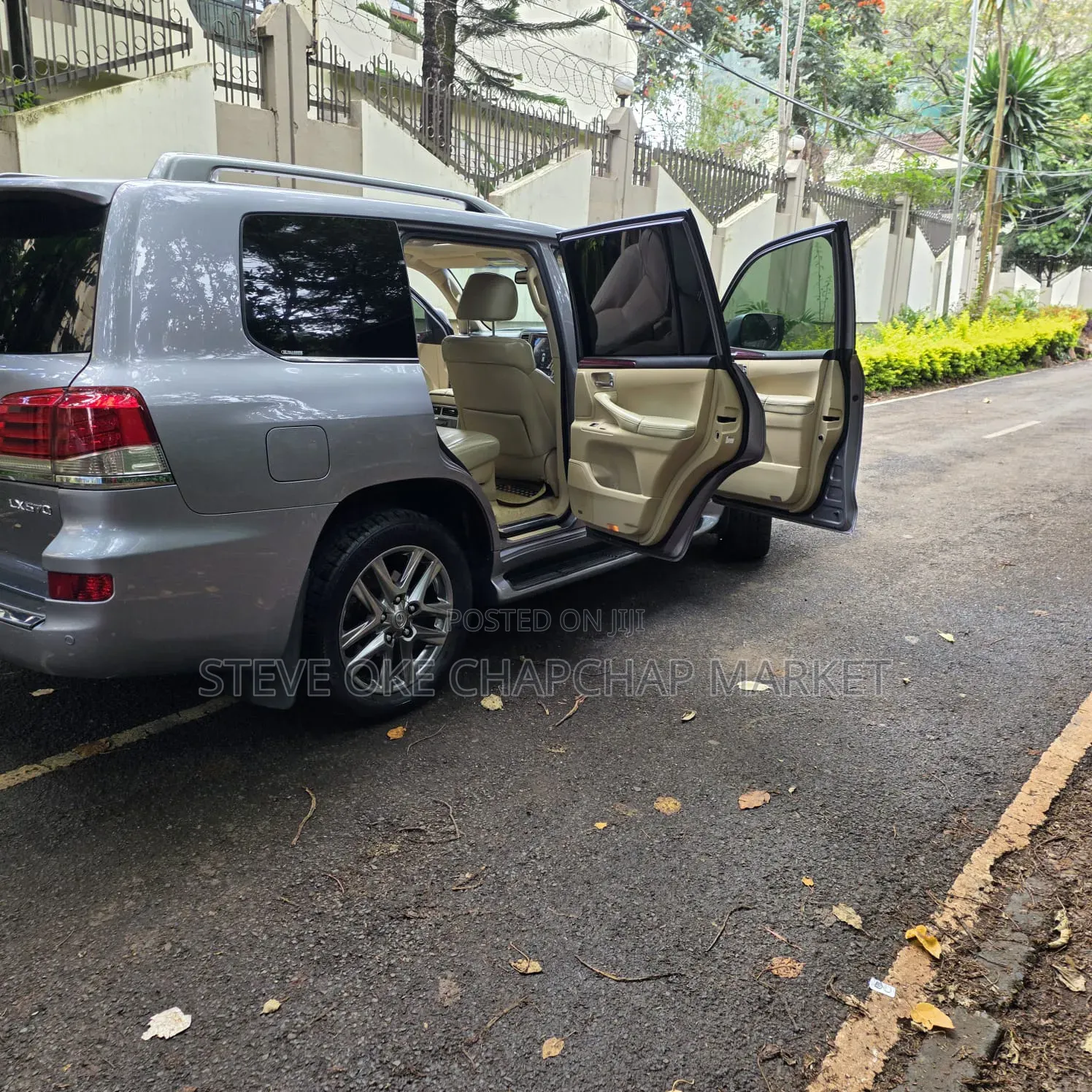Lexus LX 570 2011 Gray