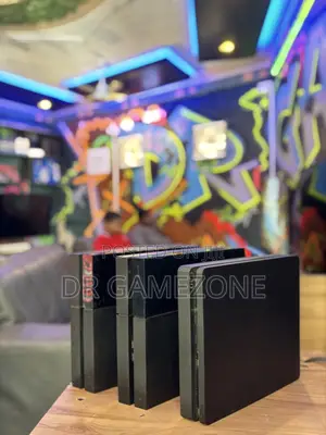Playstation 4 500gb Chipped With 8 Games Goldhen