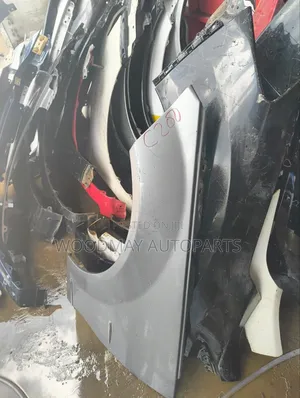 Mercedes C200 2010 Fenders