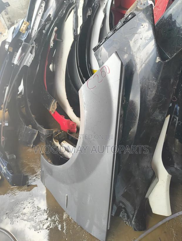Mercedes C200 2010 Fenders - main view