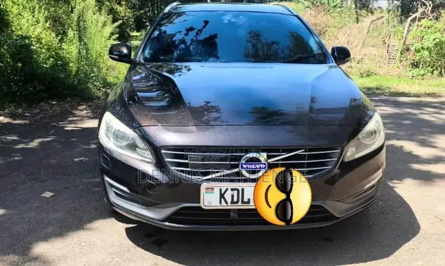 Volvo V60 2015 Maroon