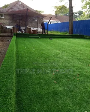 Fresh Green Outdoor Turf | Elegant Garden Style