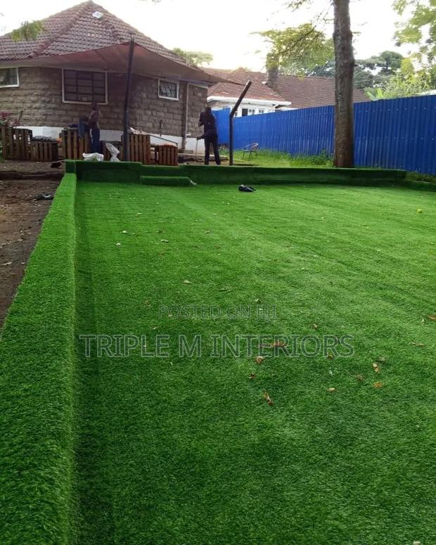 Fresh Green Outdoor Turf | Elegant Garden Style