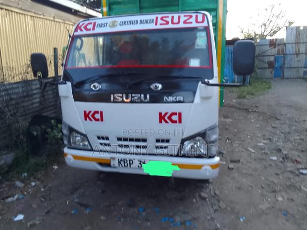 Isuzu NKR Lorry