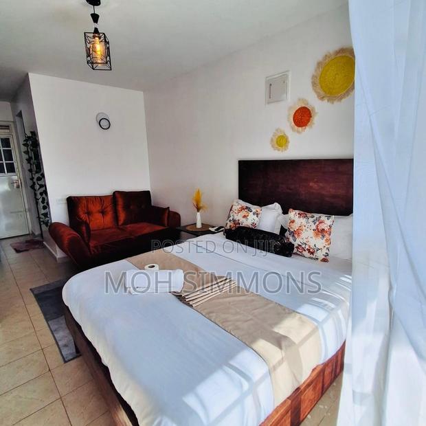 Cute Fully Furnished Airbnb Studio in Ruaka