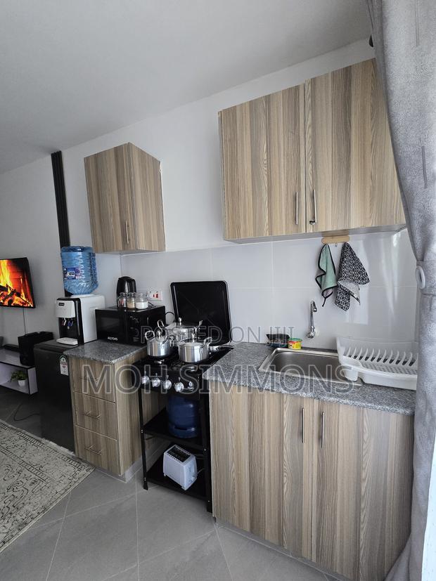 Elegant Fully Furnished Airbnb Studio Parklands / Ngarafully F - thumbnail 12