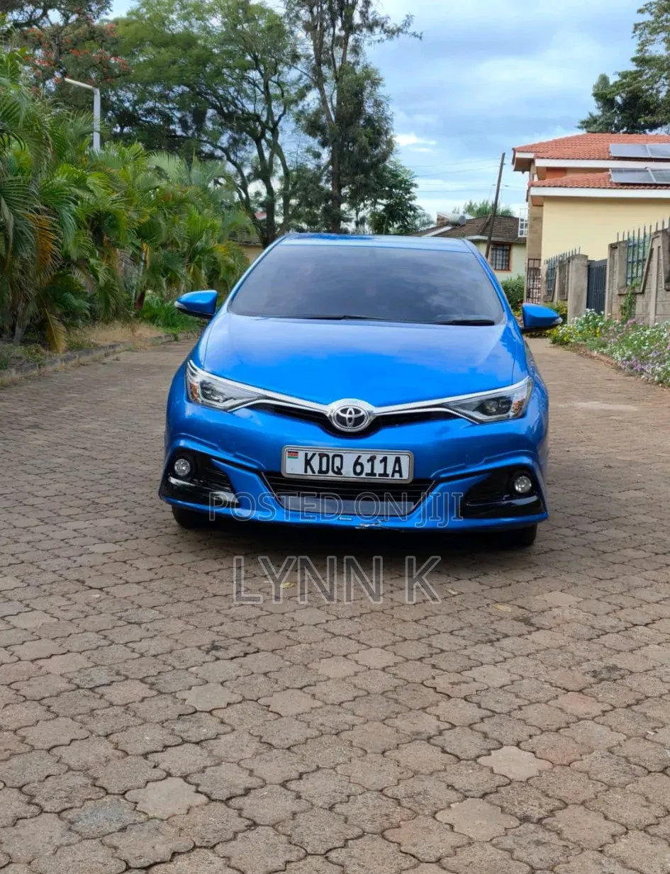 Toyota Auris 2016 Blue
