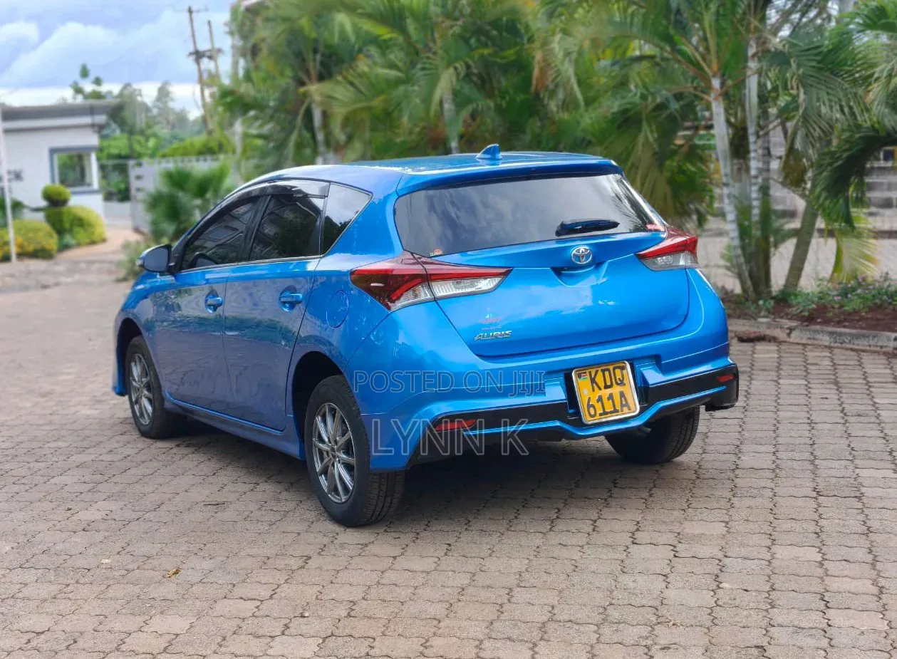 Toyota Auris 2016 Blue