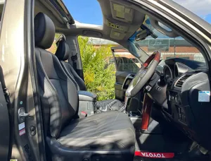 Toyota Land Cruiser Prado 2016 Gray