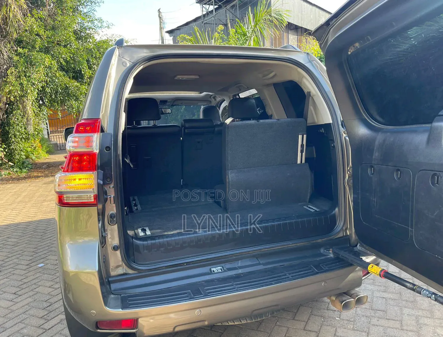 Toyota Land Cruiser Prado 2016 Gray