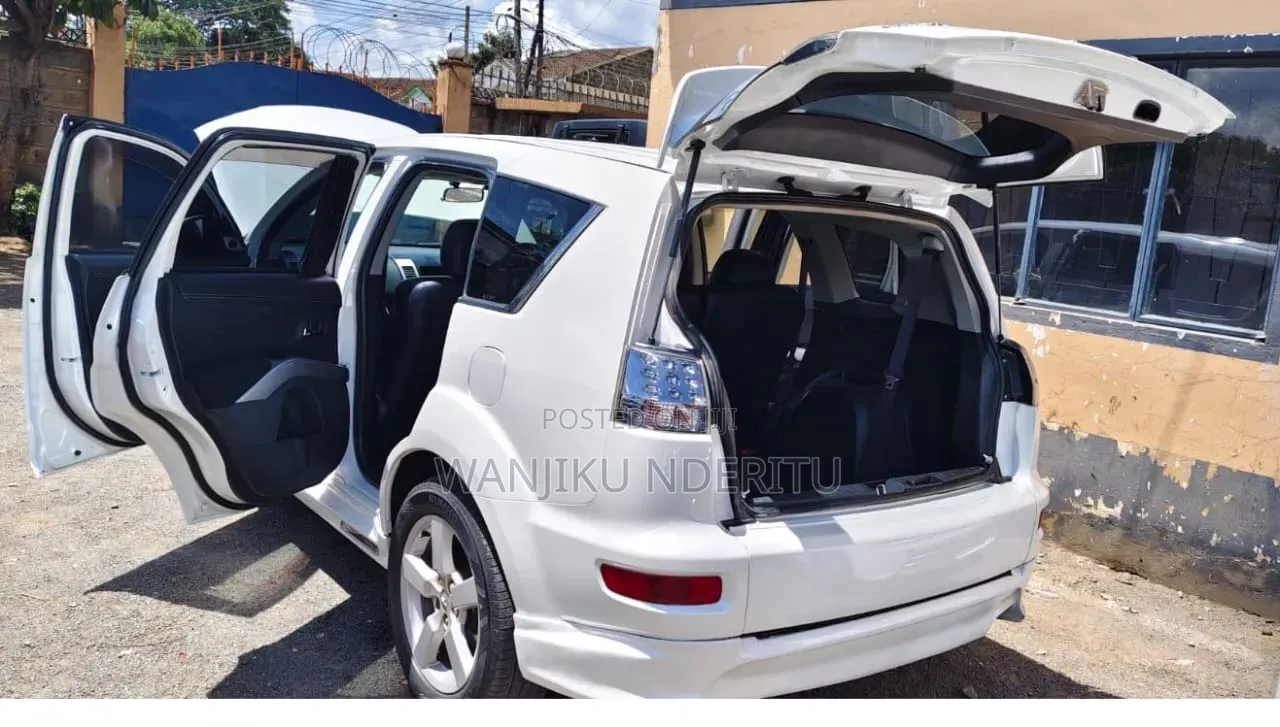 Mitsubishi Outlander 2012 White