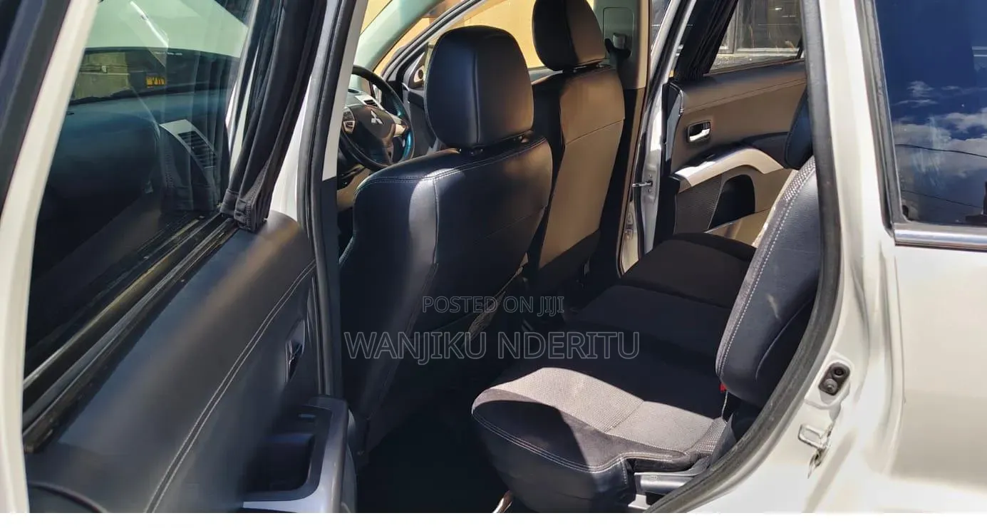 Mitsubishi Outlander 2012 White