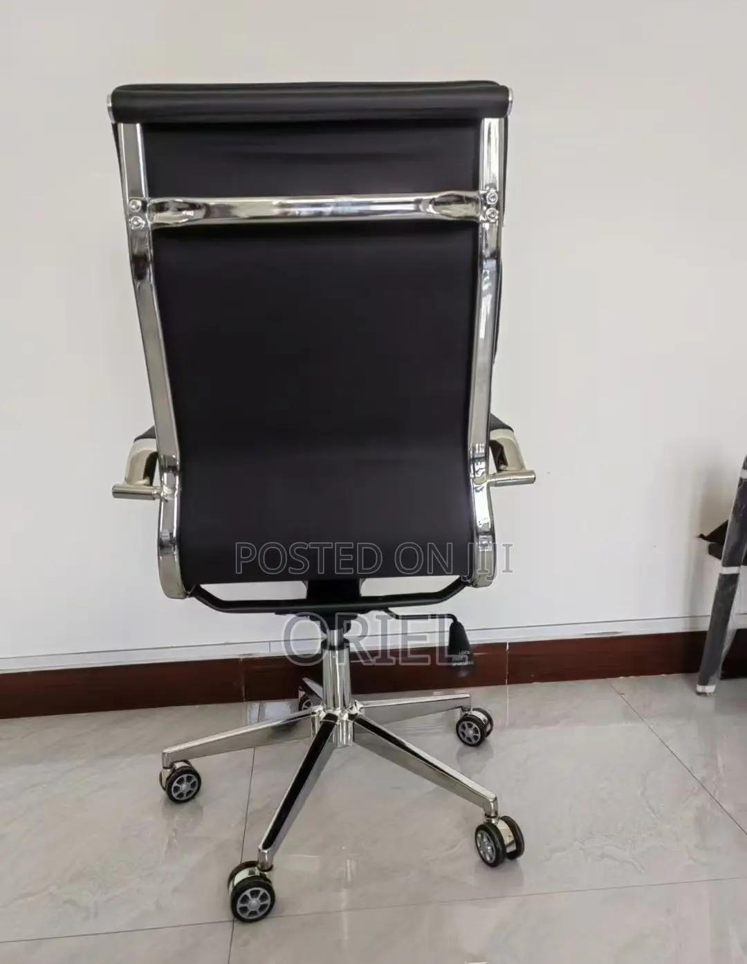 Executive Boardroom Table :- Ribbed Leather Mid-Back Office Chair