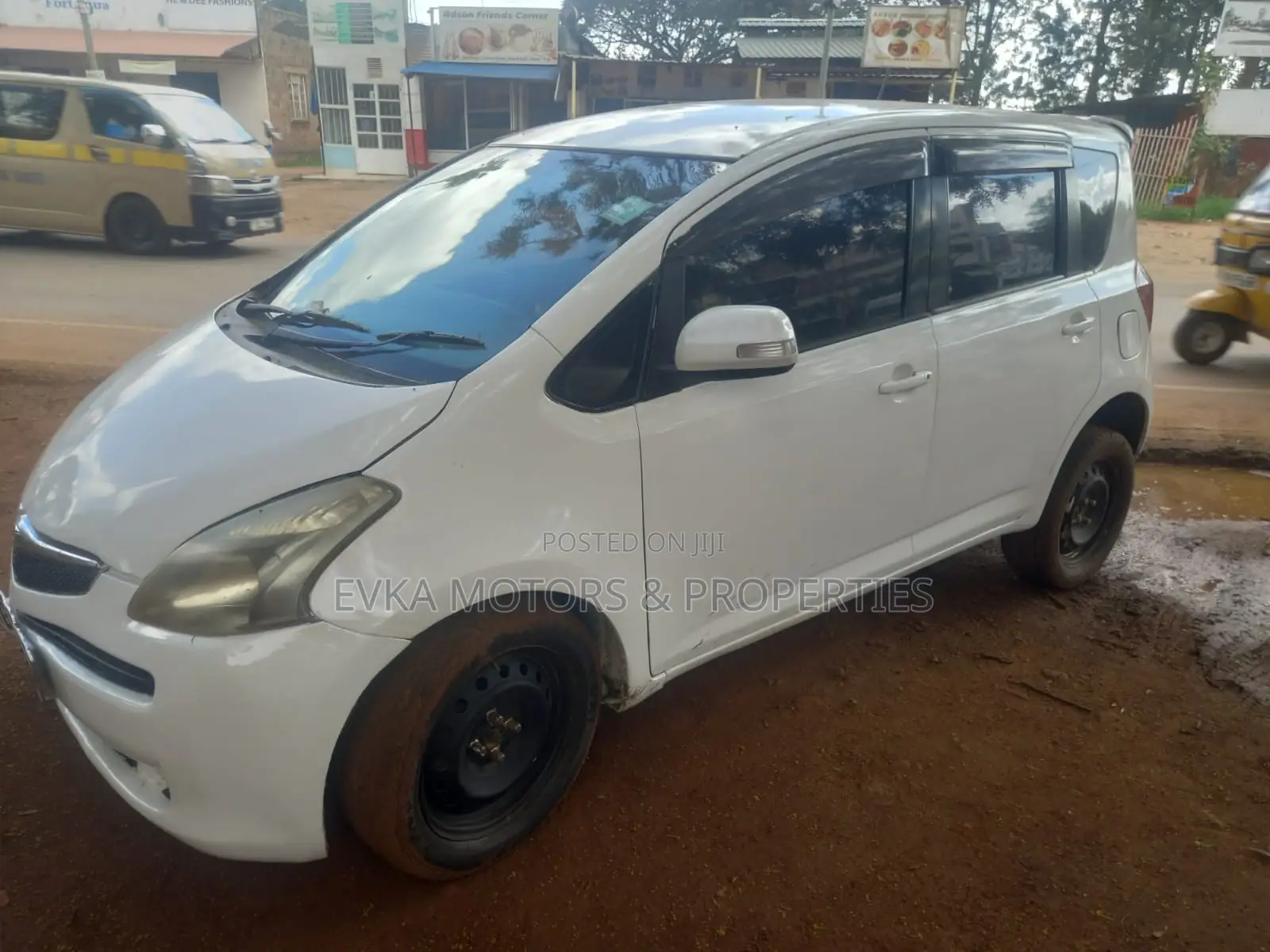 Toyota Ractis 2008 White