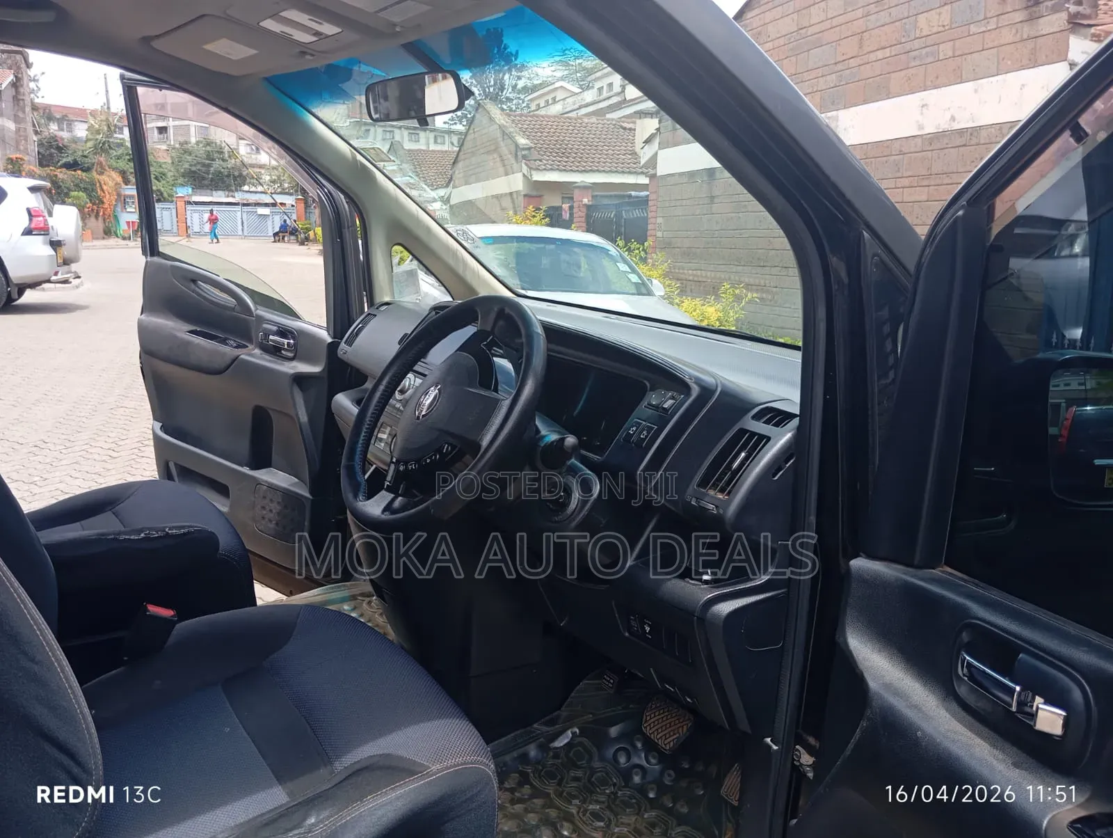 Nissan Serena 2011 Black