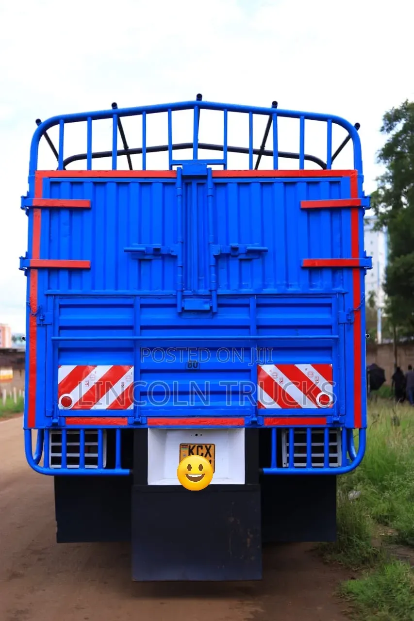 Isuzu FRR 90.