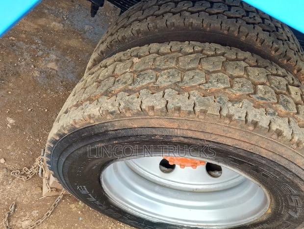Isuzu FRR 90  - thumbnail 4