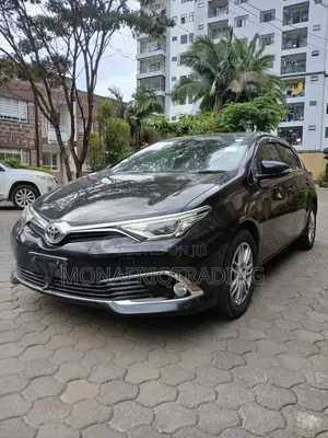 Toyota Auris 2016 Black