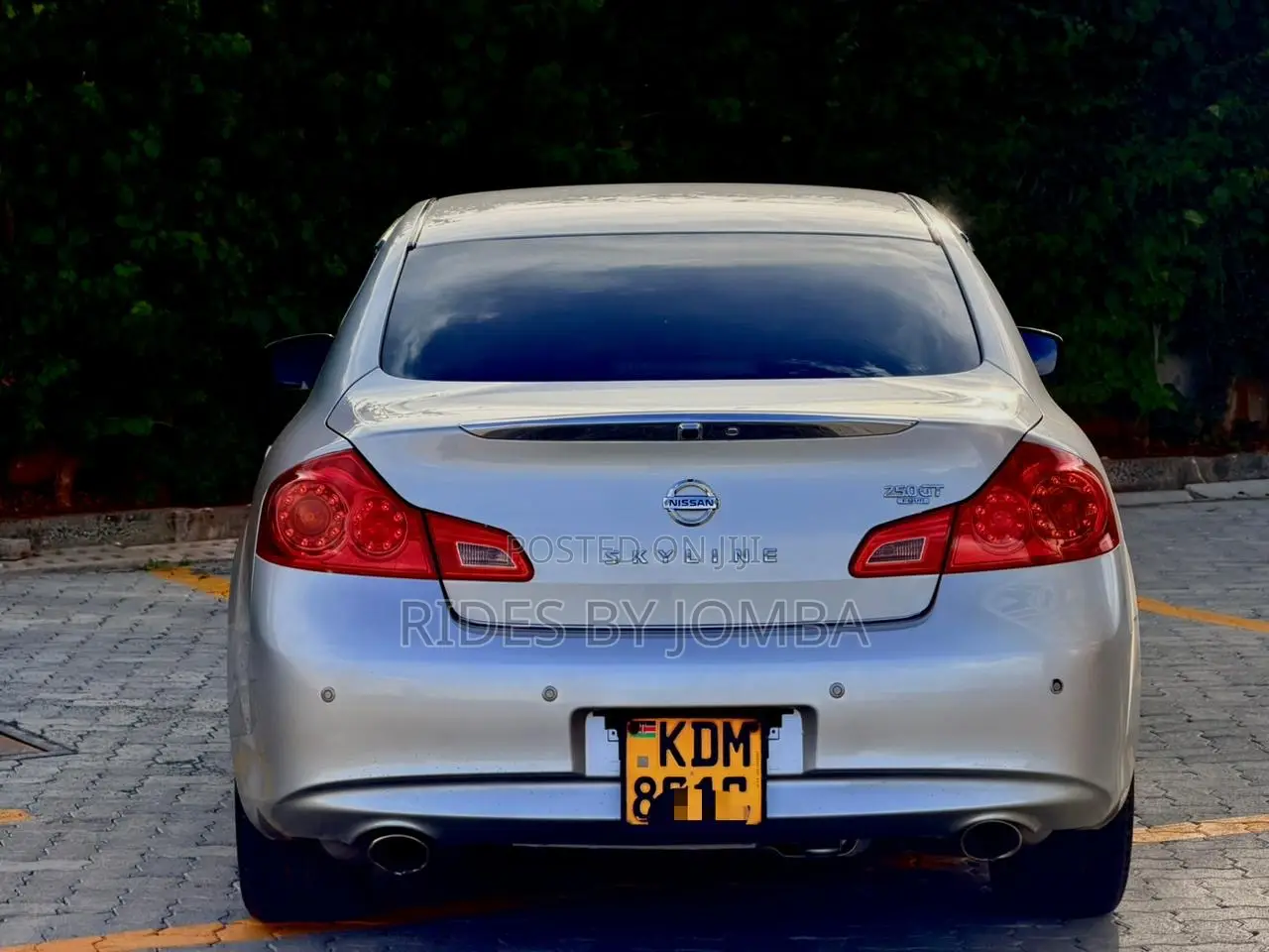 Nissan Skyline 2014 Silver