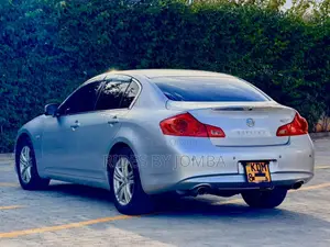 Nissan Skyline 2014 Silver