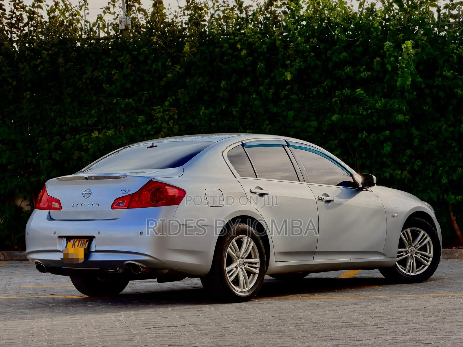 Nissan Skyline 2014 Silver
