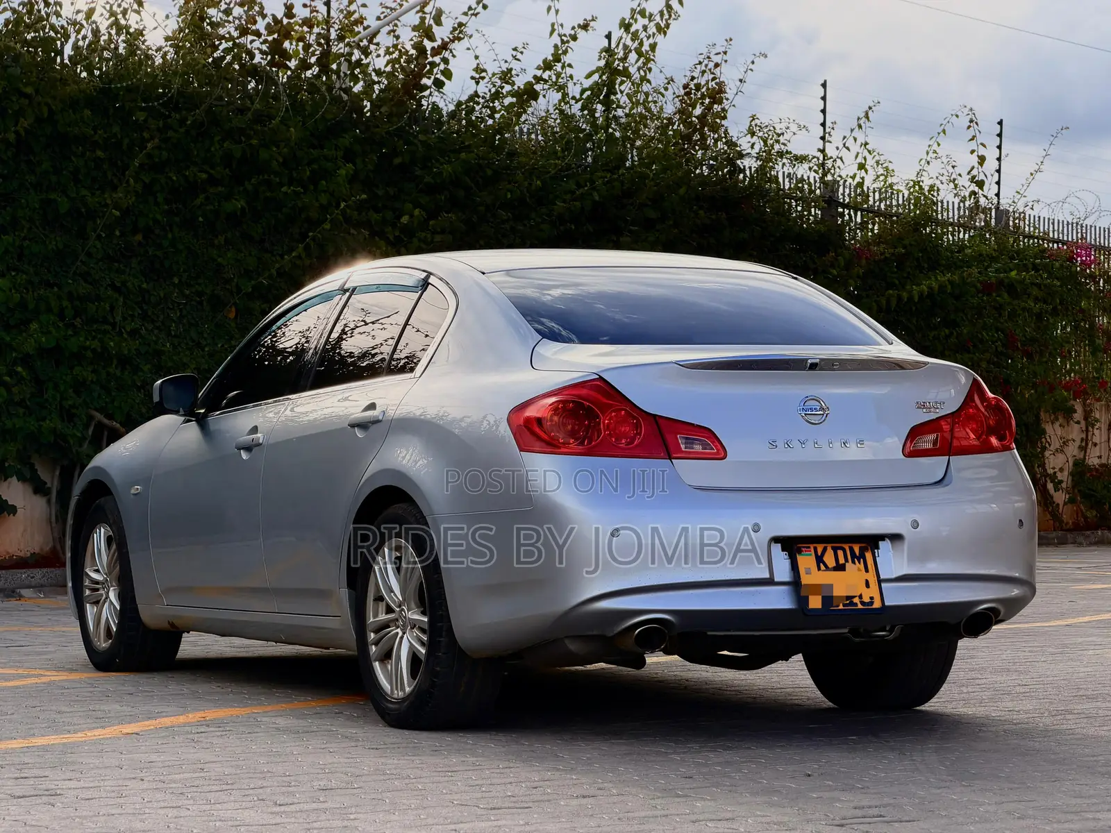 Nissan Skyline 2014 Silver
