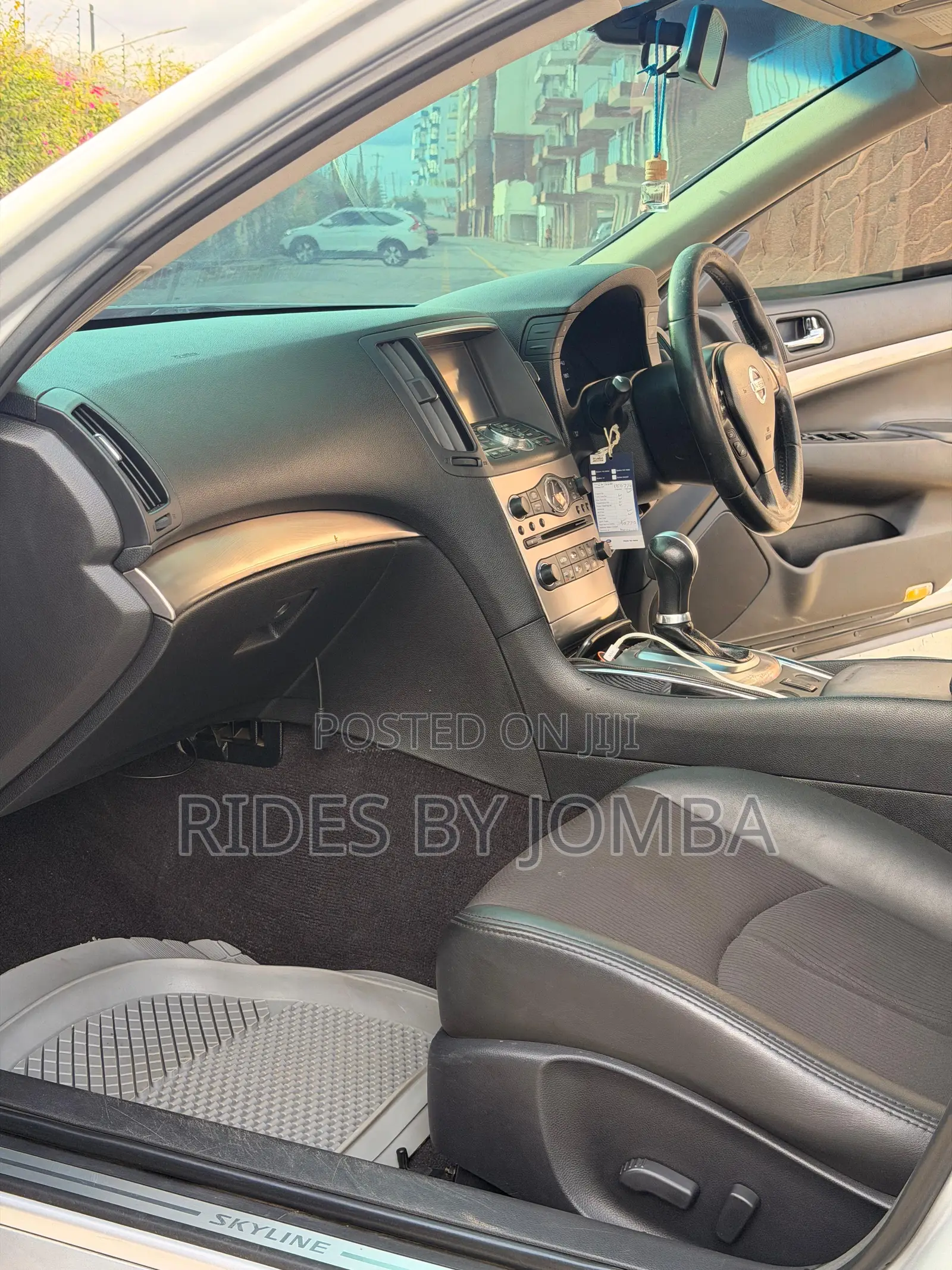Nissan Skyline 2014 Silver