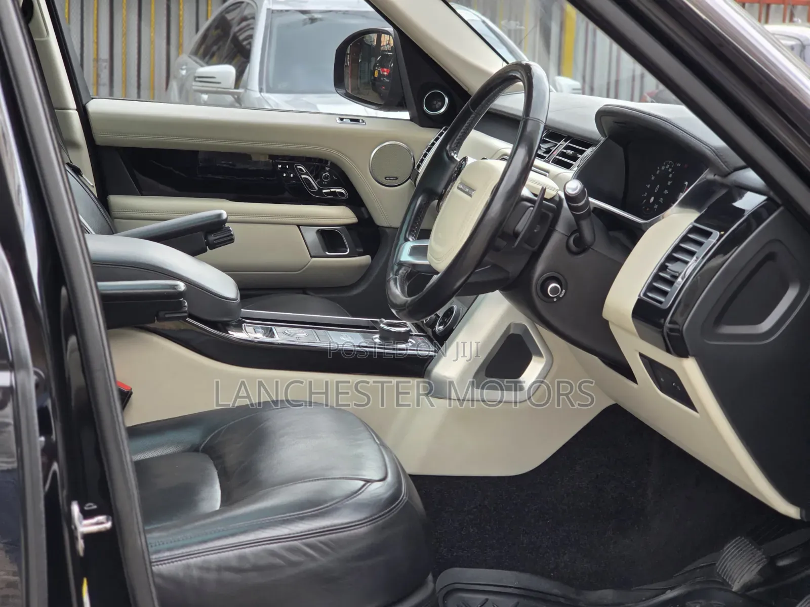 Land Rover Range Rover Vogue 2018 Black
