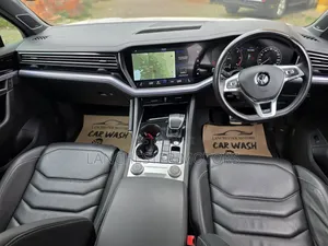 Volkswagen Touareg 2019 White
