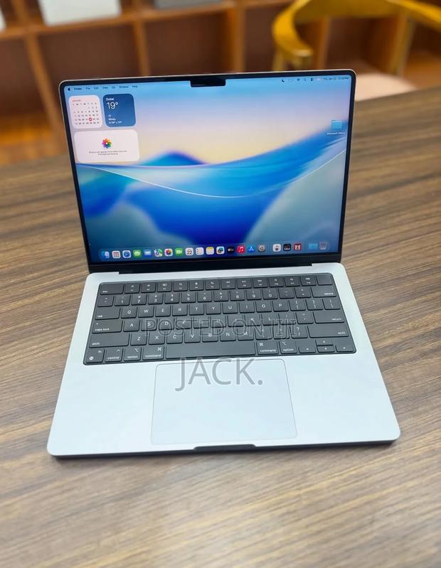 Laptop Apple MacBook Pro 2021 M1 16GB Apple M1 Pro SSD 512GB