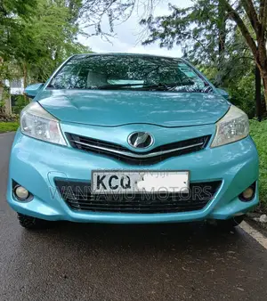 Toyota Vitz 2011 Blue