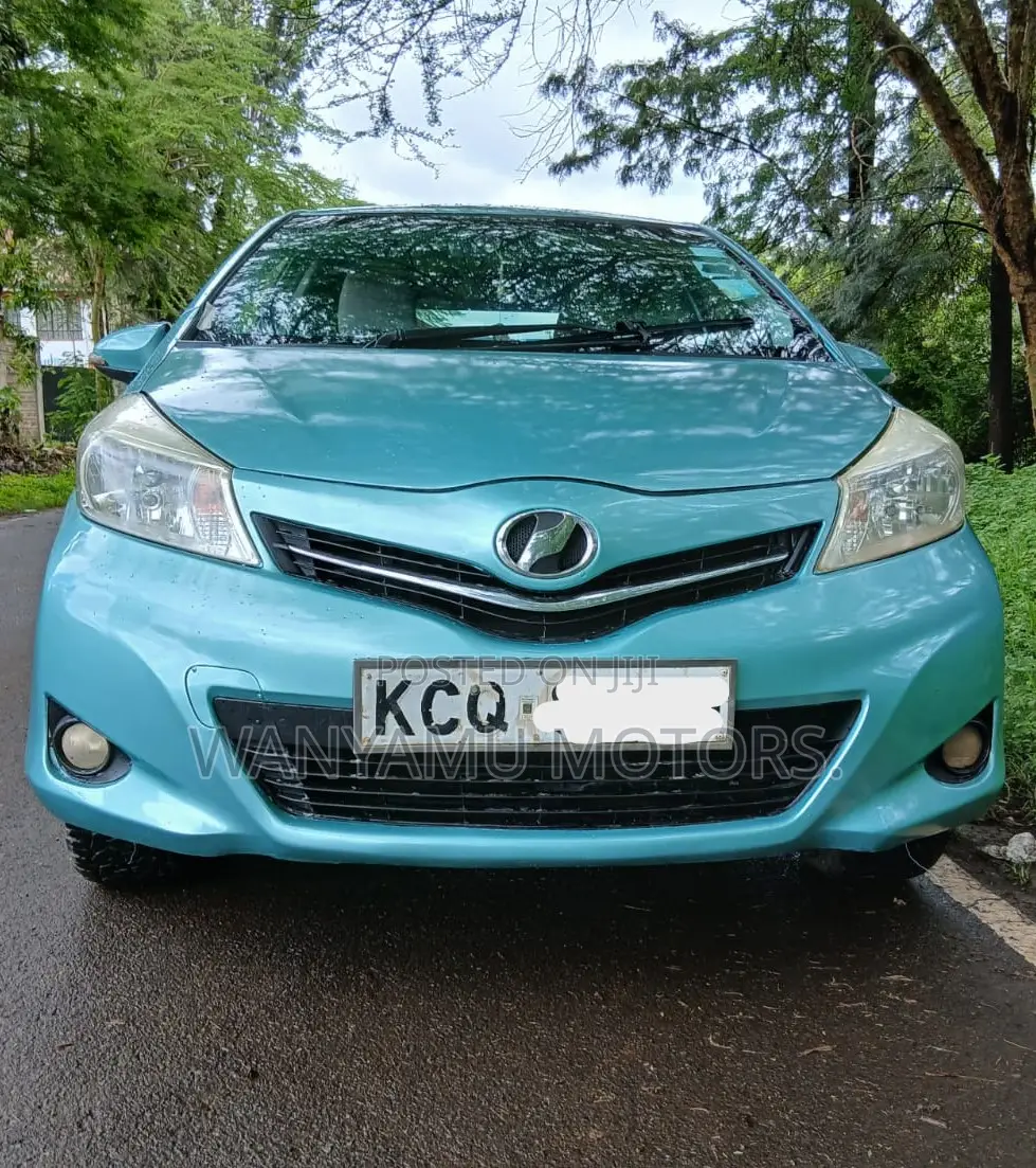 Toyota Vitz 2011 Blue