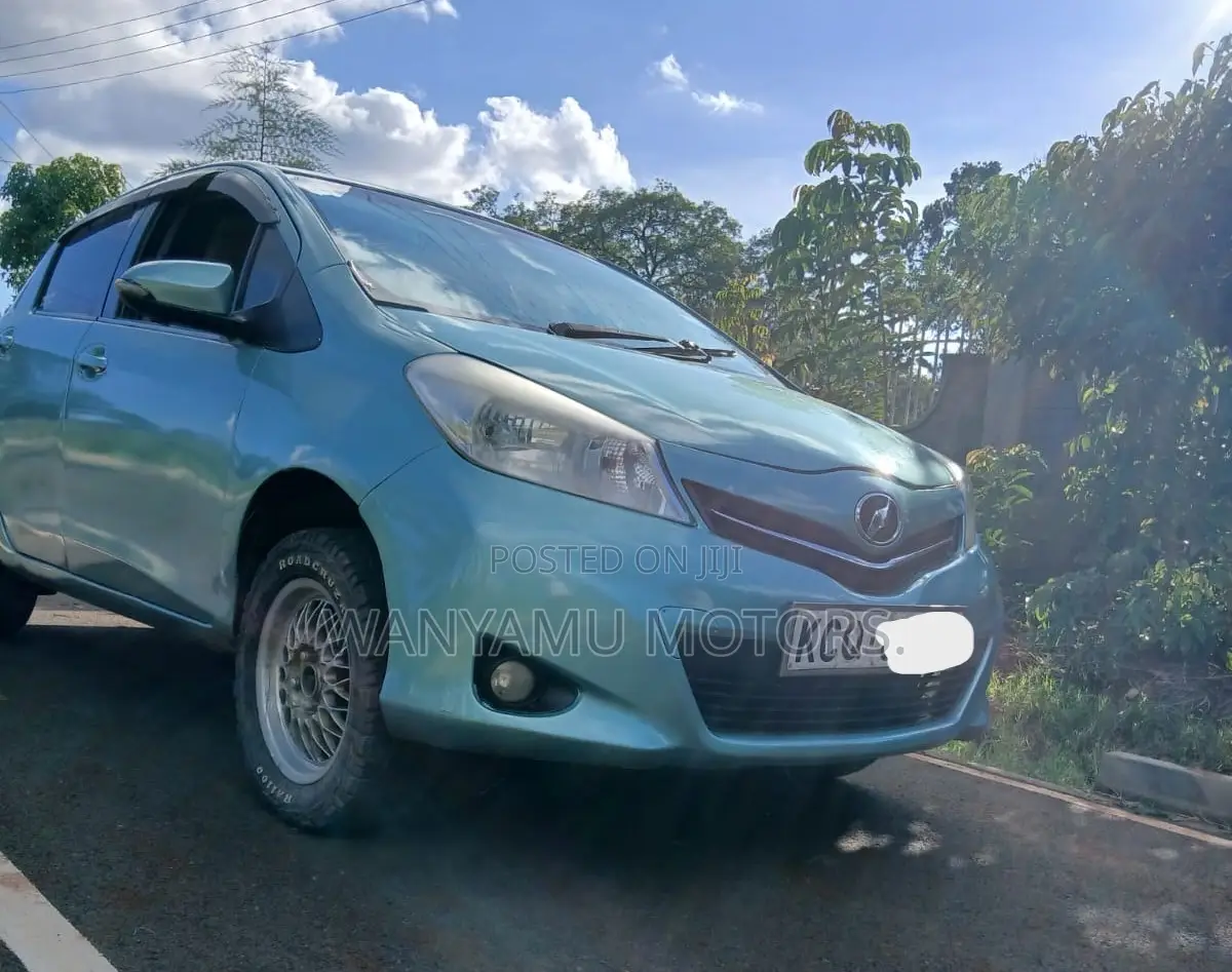 Toyota Vitz 2011 Blue