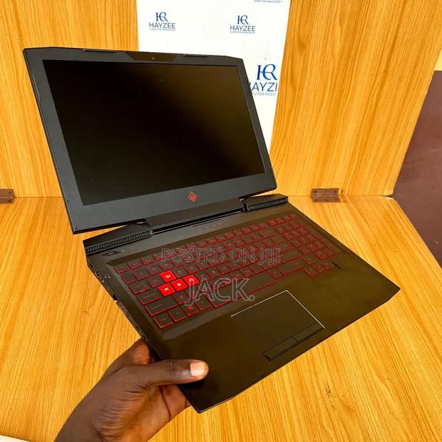 Laptop HP Omen 15 16GB Intel Core i7 SSD 512GB - thumbnail 3