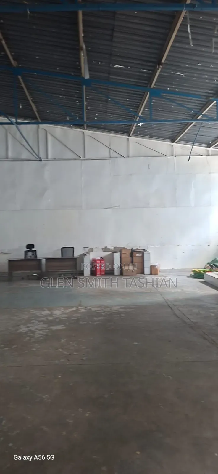 2600sqft Warehouse/Showroom/Outlet