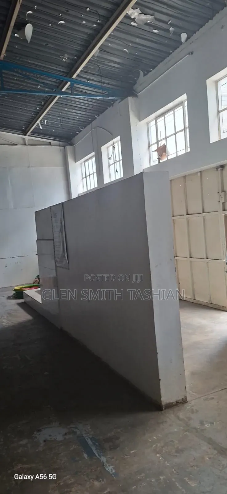 2600sqft Warehouse/Showroom/Outlet