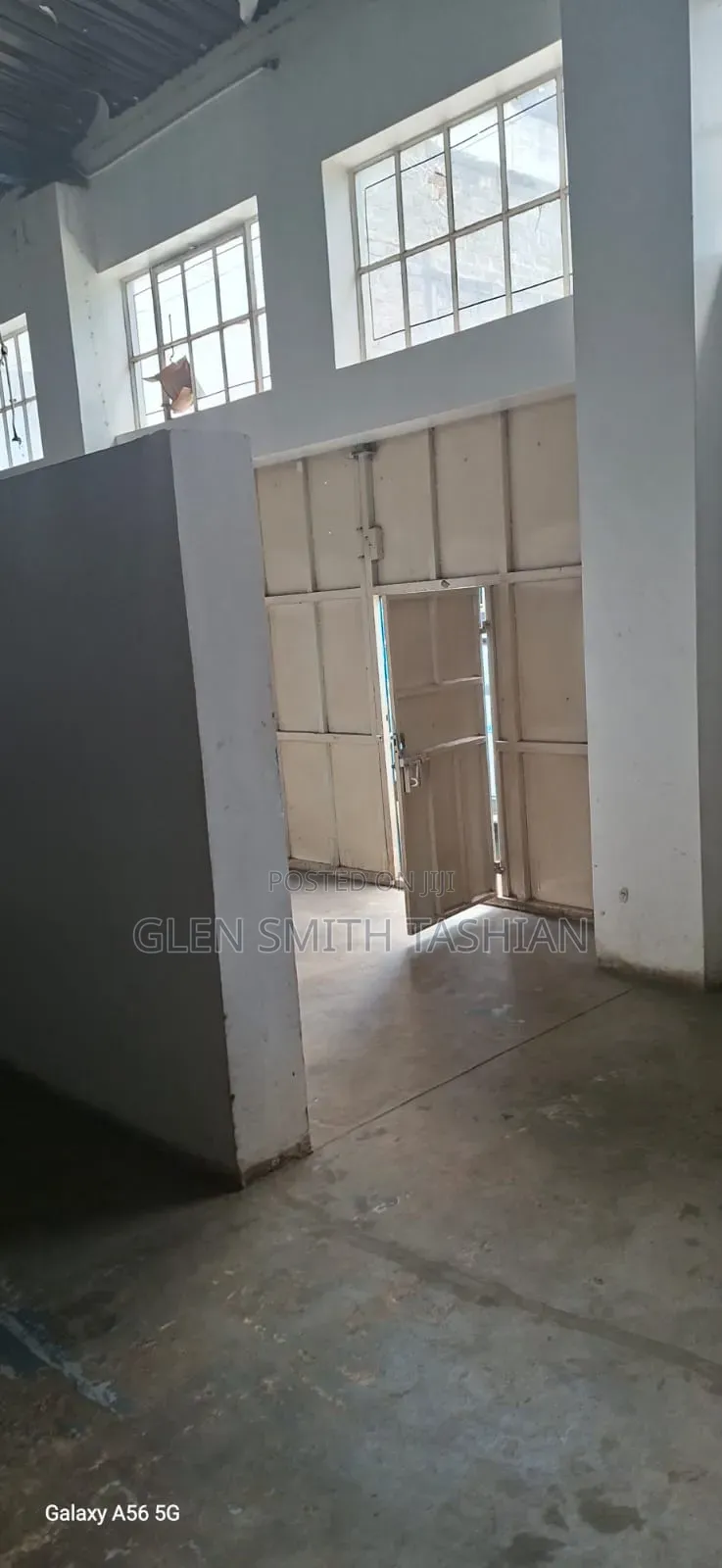 2600sqft Warehouse/Showroom/Outlet