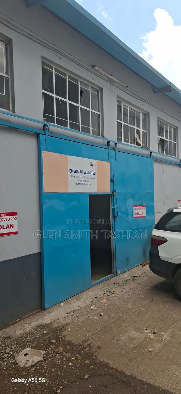 2600sqft Warehouse/Showroom/Outlet - main view