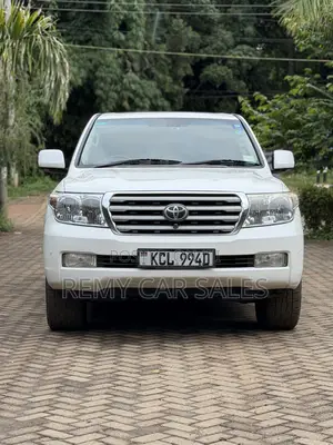Toyota Land Cruiser 2012 White