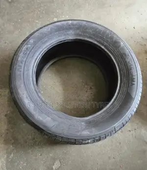 235/60 R18 Yokohama Tyres 103h Advan V61