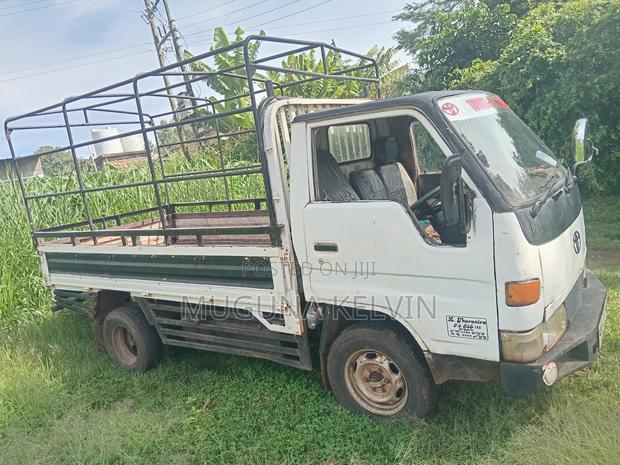 It's a Toyota Dyna Double Wheel With.A 5l Engine - thumbnail 5