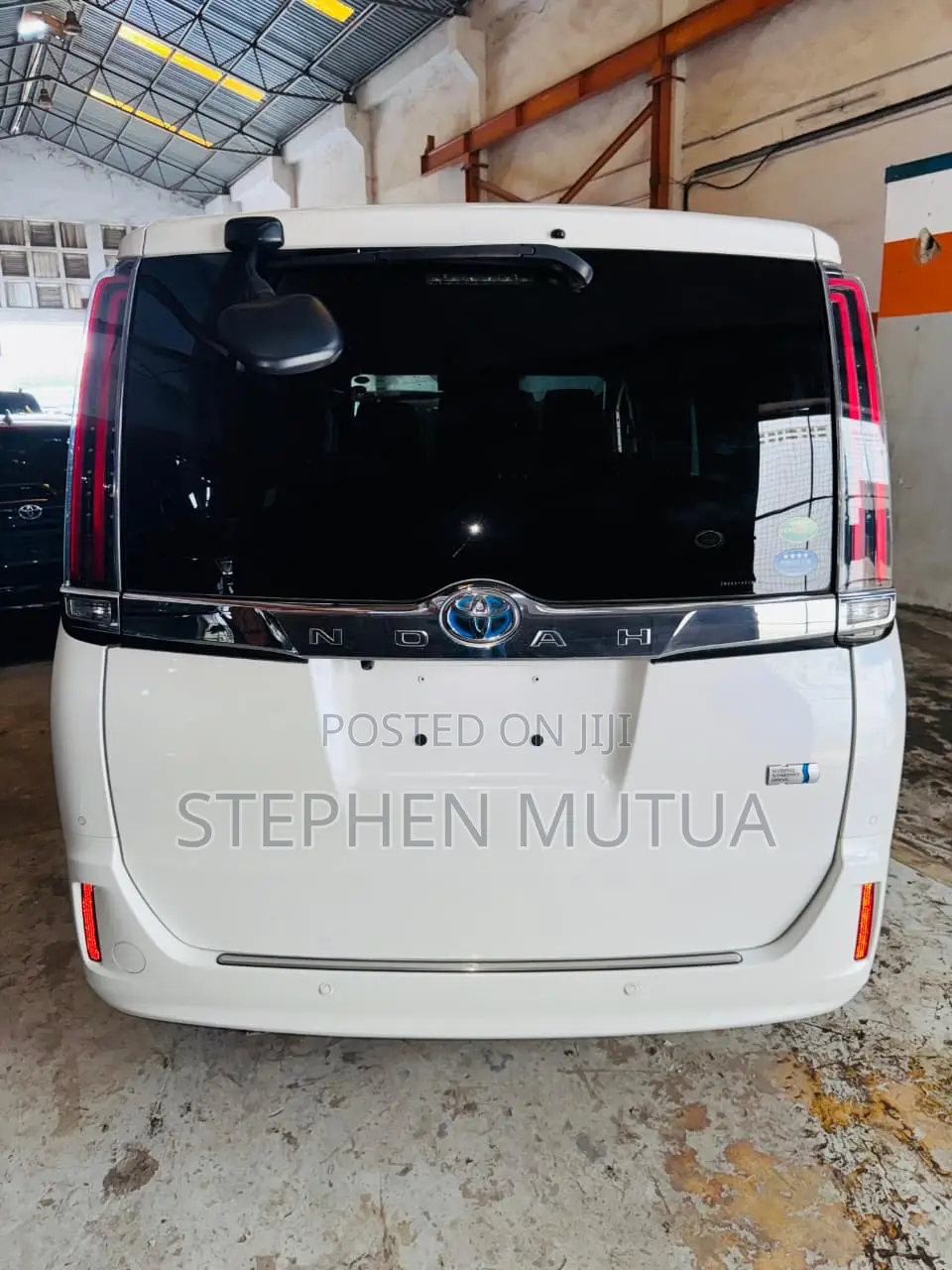 Toyota Noah 1.8 FWD Hybrid (7 seater) 2019 White