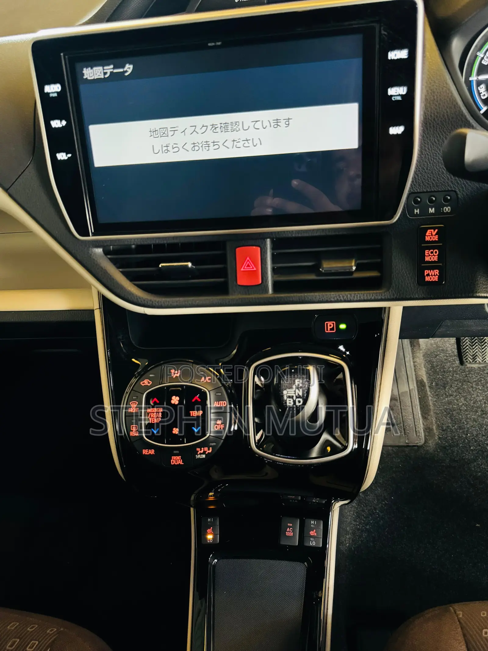 Toyota Noah 1.8 FWD Hybrid (7 seater) 2019 White