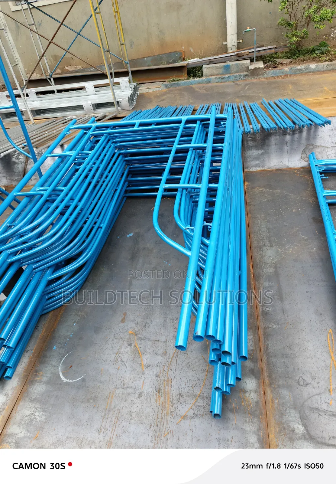 Heavy Duty Scaffolding Ladder 2m Height Strong Stable Platform